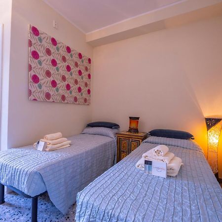 Riva Dante Apartment - Happy Rentals מראה חיצוני תמונה