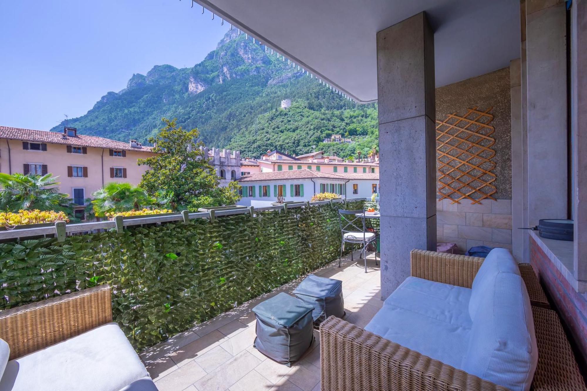 Riva Dante Apartment - Happy Rentals מראה חיצוני תמונה